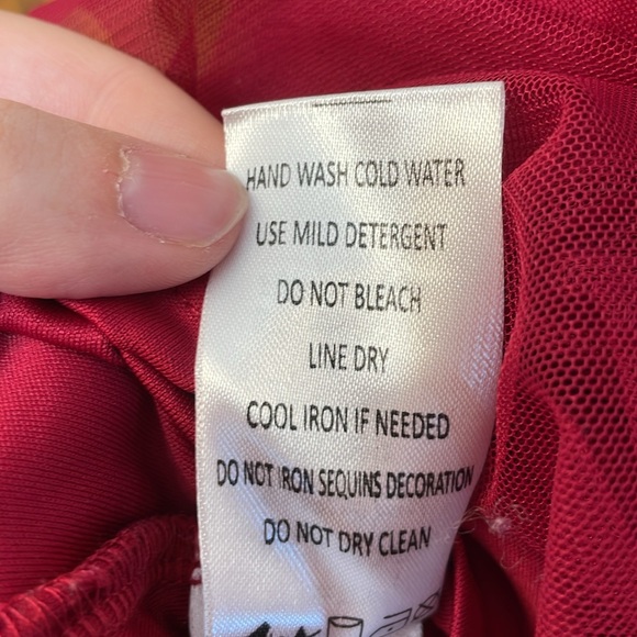 BISCOTTI UEC Girls Size 8 Red Sequined Tiered Tulle Festive Holiday Dress Bow - Picture 10 of 10